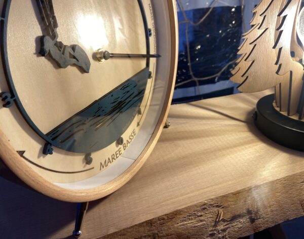 Horloge à marée kitesurfeuse, cadre bois