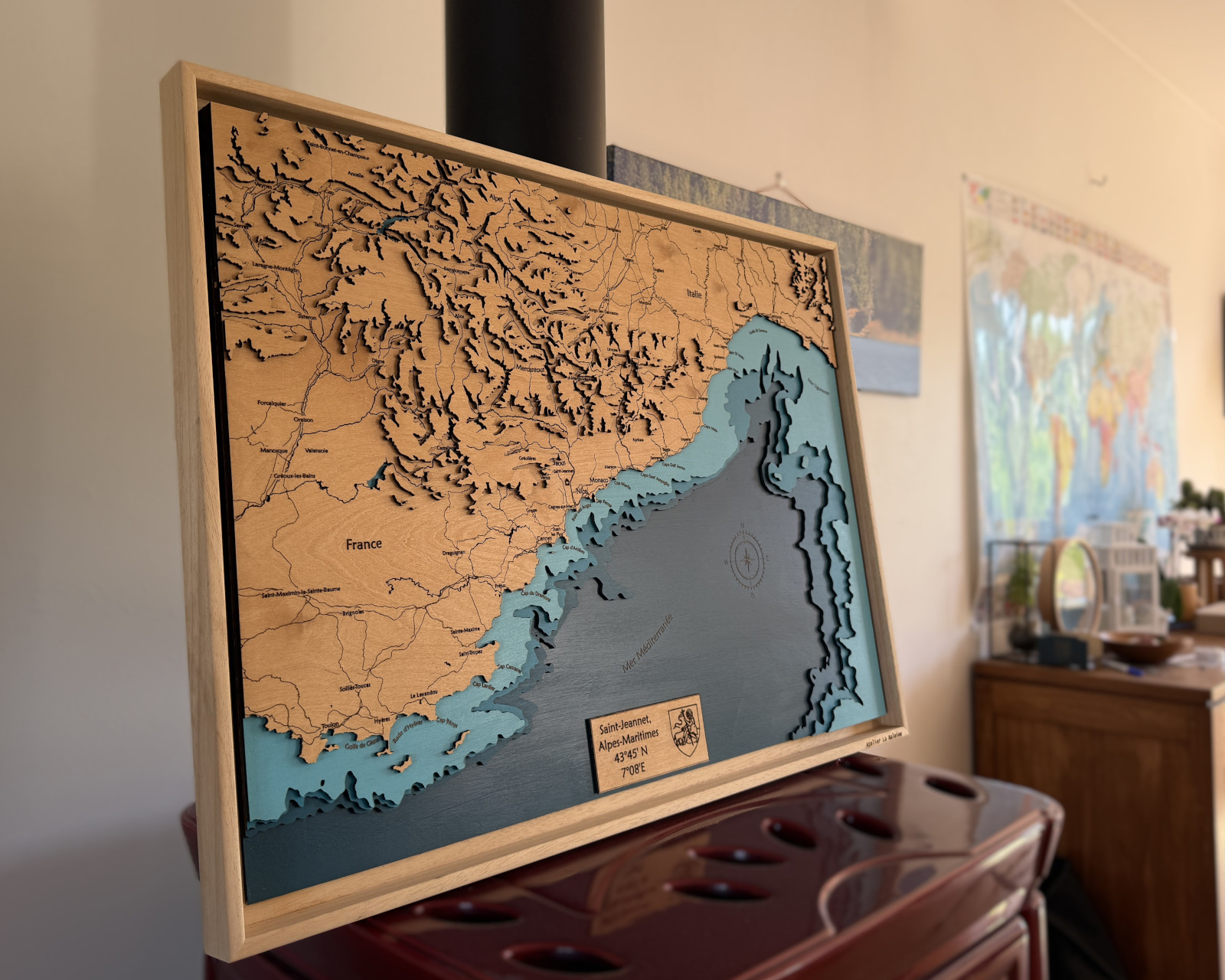 Carte en bois en relief : côte méditerranéenne