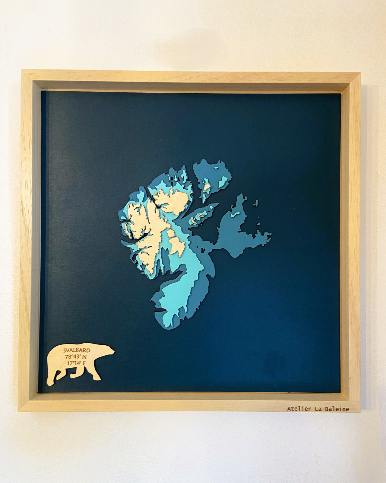 Carte en bois en relief : Svalbard